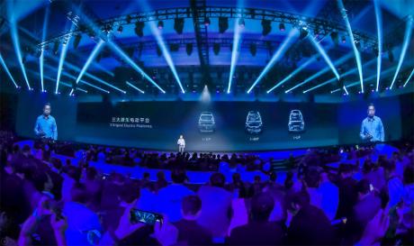 博郡汽车高品质智能电动SUV博郡iV6、iV7全球首秀