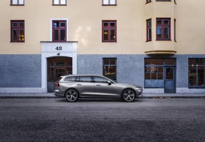 沃尔沃全新V60正式上市 售价33.99万-43.99万