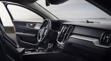 沃尔沃全新V60正式上市 售价33.99万-43.99万