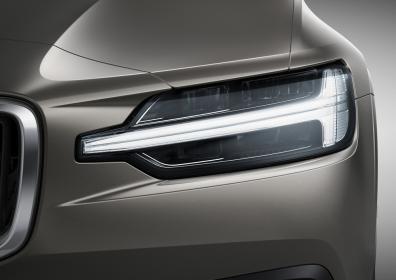 沃尔沃全新V60正式上市 售价33.99万-43.99万