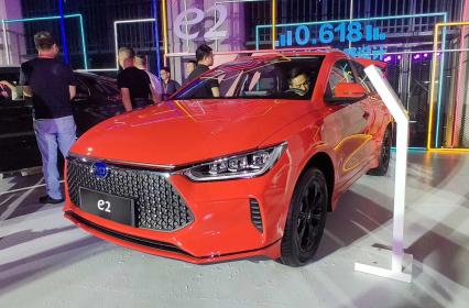 比亚迪e2正式上市 补贴后售价8.98万-11.98万元