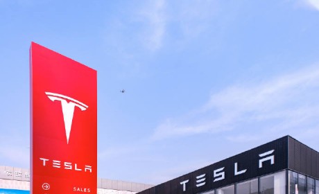 要卖车，先建桩：特斯拉、大众加速充电桩建设