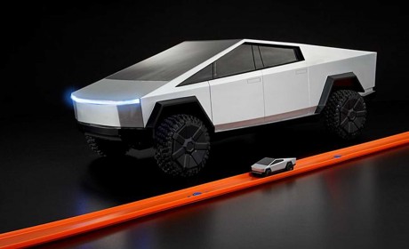 Cybertruck交付了！只要299，赛博卡车开回家