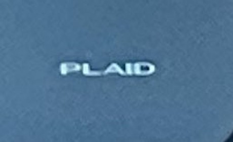 网友捕获野生Model S Plaid和Yoke方向盘