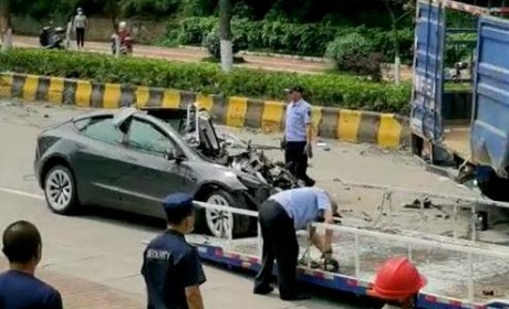 特斯拉或将年内推出后台数据查询系统，公安部专家将调查韶关失控事件