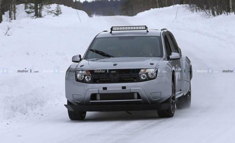 电动冰雪拉力赛赛前准备 Dacia Duster EV车型谍照