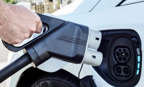 英国发布新电动车计划，在2040年前实现全电动汽车