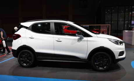 比亚迪S2正式下线 小型SUV/续航305km