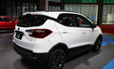 比亚迪S2正式下线 小型SUV/续航305km
