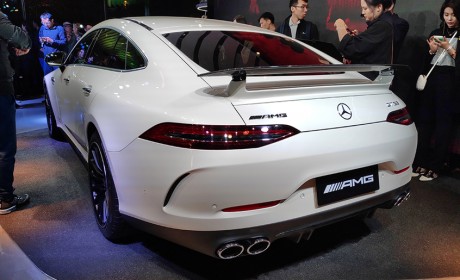 奔驰AMG GT四门版正式上市 售97.38万起