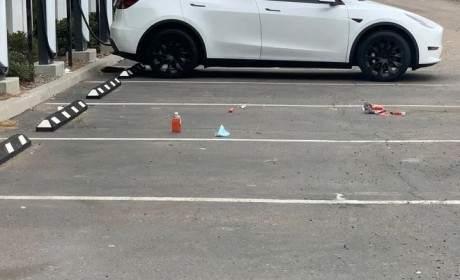 一张特斯拉超充站照片引发的购物车理论大讨论
