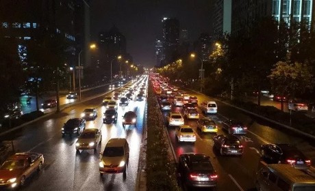 出租车电动化：大趋势背后藏隐忧
