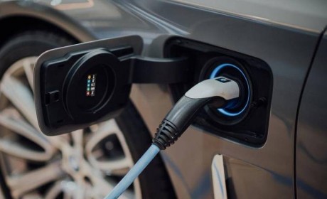 股价暴跌、资本不爱，2021造车“三兄弟”还能牛起来吗？