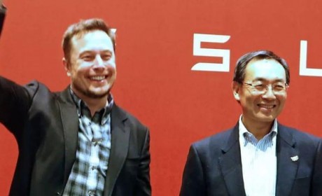 松下CEO津贺一宏：后悔跟了特斯拉