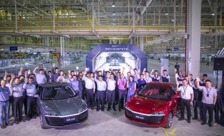 首台量产车下线 零跑S01六月开启交付