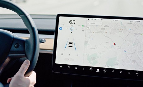 特斯拉Autopilot安全报告解码，附赠自燃数据有何端倪？