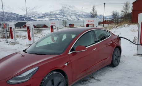 美议员要求特斯拉对Autopilot更名：误导车主
