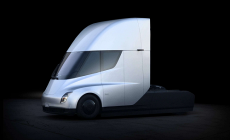 特斯拉Semi再现身 协助运输Model 3
