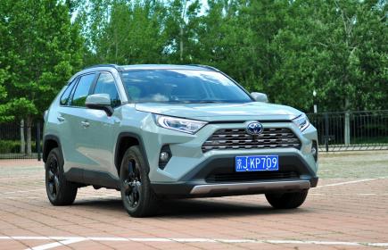 SUV年轻化个性化的样板 试驾全新RAV4荣放2.5L双擎