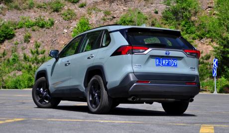 SUV年轻化个性化的样板 试驾全新RAV4荣放2.5L双擎