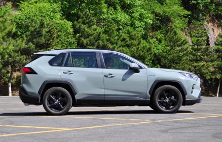 SUV年轻化个性化的样板 试驾全新RAV4荣放2.5L双擎