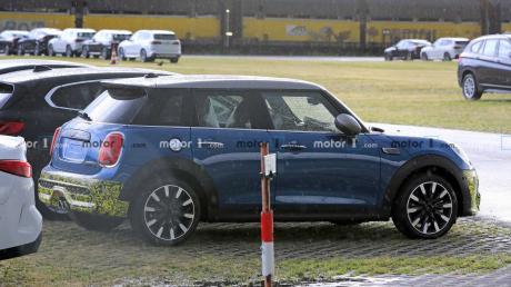 经典造型几乎无变化/中置排气 MINI Cooper SE五门版谍照首次曝光