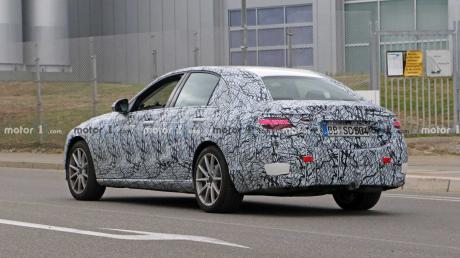 C63取消V8换成2.0T？2022款奔驰C级正在路试