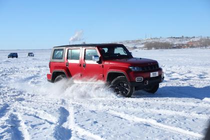 20万左右值得入手！达喀尔收官日BJ40刀锋英雄版将荣耀预售