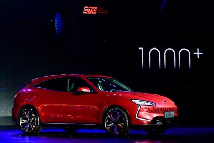 续航超1000km 赛力斯SF5自由远征版售价25.98万元