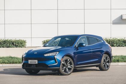 续航超1000km 赛力斯SF5自由远征版售价25.98万元