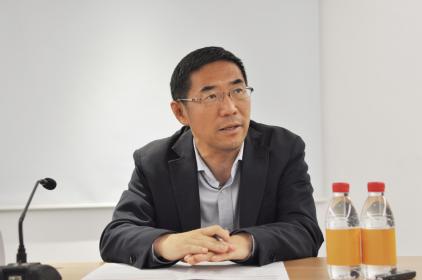 狂奔在智能赛道的大陆集团 用裸眼3D曲面技术重塑交互视界