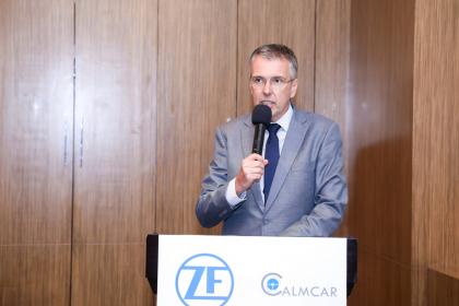 采埃孚与天瞳威视签订战略合作协议 共同打造高性价比自动代客泊车系统