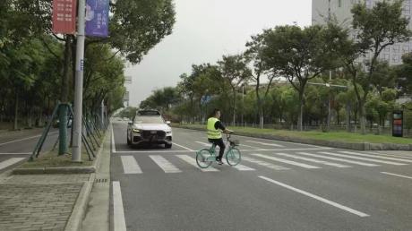 奥迪实现全球首次公开道路融合V2X信号L4自动驾驶演示