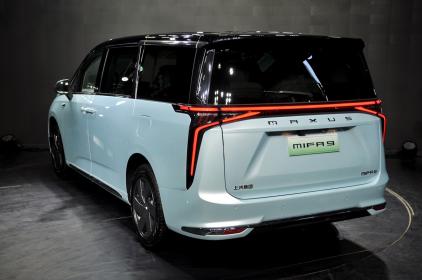 全车10屏布局+三排座椅一键联动 上汽大通MAXUS MIFA 9智慧座舱有看点