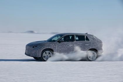 豪华升级科技加持 全新第三代荣威RX5谍照曝光