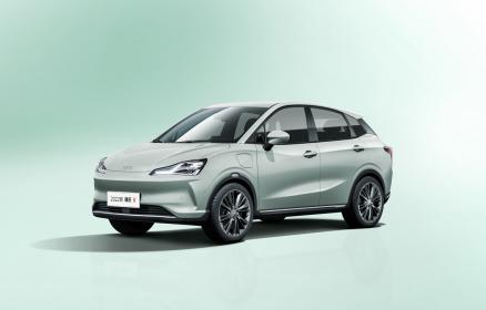 2022款哪吒U、哪吒V新车型上市 补贴后售价7.49万-17.98万元