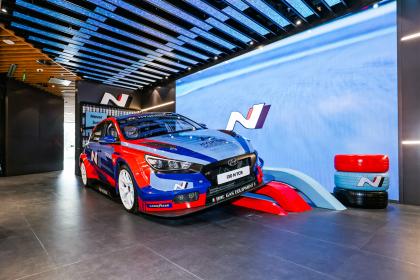 现代汽车中国首家城市展厅“现代荟•北京”亮相