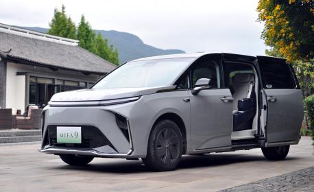 没有双层玻璃 静谧性照样出色 试驾上汽大通MAXUS MIFA 9