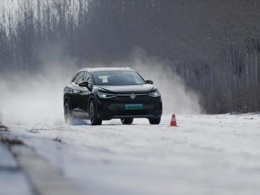 大众ID.家族围绕地球行驶150圈的意义是什么？