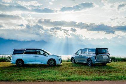 上汽大通MAXUS MIFA 9右舵版登陆澳门车展