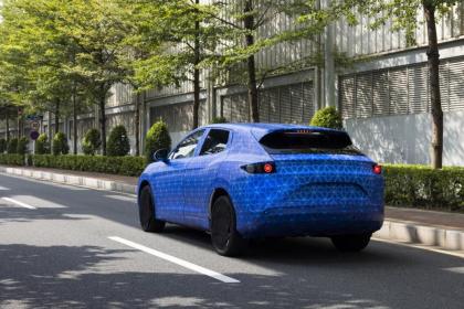 腾势全新高端SUV路试谍照曝光 造型非常保时捷？