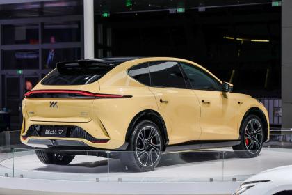 智己汽车中大型豪华SUV LS7首次亮相2022广州车展