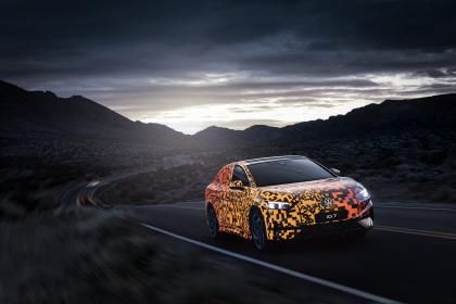 CES 2023：带有数字化伪装外观的大众全新ID.7轿车正式亮相