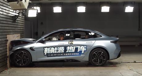 比亚迪海豹荣膺C-NCAP五星安全评价 e平台3.0集大成之作的实力背书