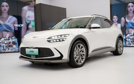 捷尼赛思纯电平台E-GMP首款车型GV60上市 售价28.58万元起