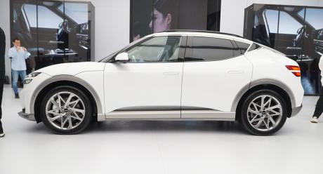 捷尼赛思纯电平台E-GMP首款车型GV60上市 售价28.58万元起