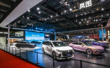 2023上海车展：岚图品牌焕新升级 中式豪华电动轿车追光上市