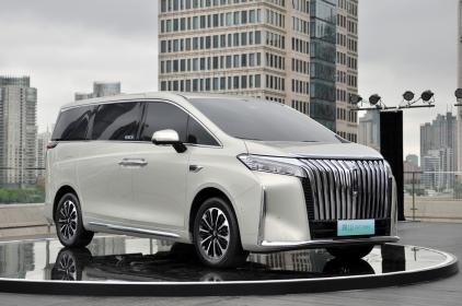 魏牌首款MPV初露锋芒 TC君聊高山DHT-PHEV