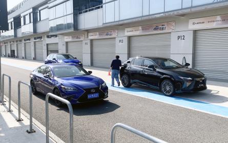 试驾雷克萨斯ES 300h F SPORT，TC君发现自己低估了它