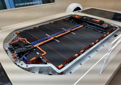 肩负新使命：EX90让电气化时代更具“安全感”